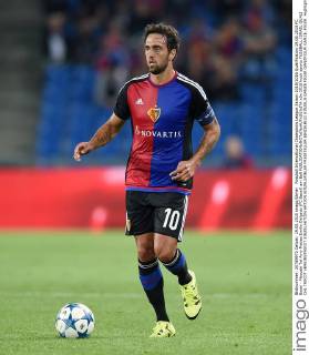 Fussball International Champions League Saison 2015 2016 Qualifikation 19.08.2015 FC Basel - Maccabi Tel Aviv Matias Emilio Delgado (FC Basel) am Ball