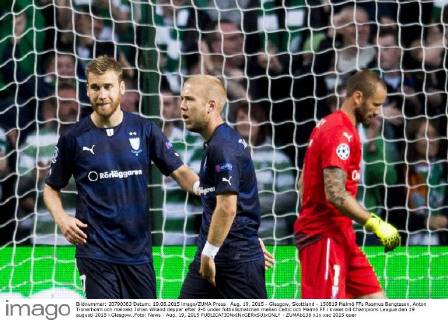 Aug. 19, 2015 - Glasgow, Skottland - 150819 Malmö FFs Rasmus Bengtsson, Anton Tinnerholm och malvakt Johan Wiland deppar efter 2-0 under fotbollsmatchen mellan Celtic och Malmö FF i kvalet till Champions League den 19 augusti 2015 i Glasgow..Foto: News - Aug. 19, 2015 - ZUMAb138