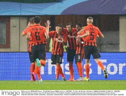 SOCCER - CL play off, Rapid vs Shakhtar VIENNA,AUSTRIA,19.AUG.15 - SOCCER - UEFA Champions League, play off, SK Rapid Wien vs FC Shakhtar Donetsk. Image shows the the rejoicing of aras Stepanenko, Marlos, Marlos , Fred and Olexandr Kucher (Donetsk). Keywords: Wien Energie. GEPAxpictures xChristianxOrt