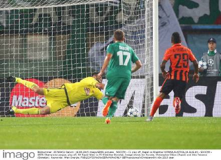 SOCCER - CL play off, Rapid vs Shakhtar VIENNA,AUSTRIA,19.AUG.15 - SOCCER - UEFA Champions League, play off, SK Rapid Wien vs FC Shakhtar Donetsk. Image shows Jan Novota, Christopher Dibon (Rapid) and Alex Teixeira (Donetsk). Keywords: Wien Energie. GEPAxpictures xChristianxOrt