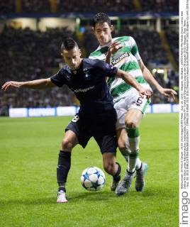 Aug. 19, 2015 - Glasgow, Skottland - 150819 Malmö FFs Nikola Djurjic i kamp med Celtics Nir Biton under fotbollsmatchen mellan Celtic och Malmö FF i kvalet till Champions League den 19 augusti 2015 i Glasgow..Foto: News - Aug. 19, 2015 - ZUMAb138