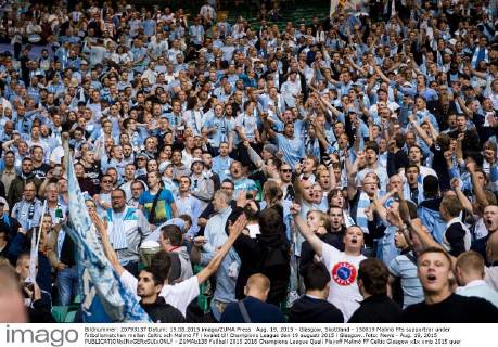 Aug. 19, 2015 - Glasgow, Skottland - 150819 Malmö FFs supportrar under fotbollsmatchen mellan Celtic och Malmö FF i kvalet till Champions League den 19 augusti 2015 i Glasgow..Foto: News - Aug. 19, 2015 - ZUMAb138