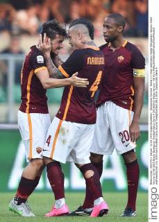 Alessandro Florenzi Roma 1-1 Goal celebration Radja Nainggolan, Seydou Keita Verona 22-08-2015 Stadio Bentegodi, Football Calcio Serie A 2015 2016 Hellas Verona - AS Rom andreaxstaccioli