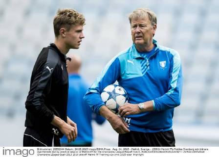 Aug. 24, 2015 - Malmö, Sverige - 150824 Malmö FFs Mattias Svanberg och tränare Age Hareide during practice session of Malmö FF for the Champions League Playoff match.  - ZUMAb138