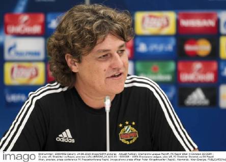 Aktuell Fußball, Champions League Playoff, PK Rapid Wien in Donetsk SOCCER - CL play off, Shakhtar vs Rapid, preview LVIV,UKRAINE,24.AUG.15 - SOCCER - UEFA Champions League, play off, FC Shakhtar Donetsk vs SK Rapid Wien, preview, press conference PK Pressekonferenz Rapid. Image shows press officer Peter Klingelmueller (Rapid). Keywords: Wien Energie. GEPAxpictures xPhilippxBrem