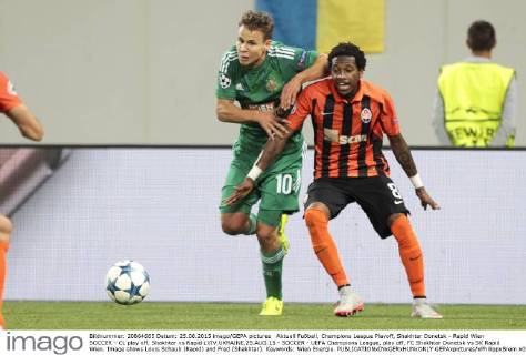 Aktuell Fußball, Champions League Playoff, Shakhtar Donetsk - Rapid Wien SOCCER - CL play off, Shakhtar vs Rapid LVIV,UKRAINE,25.AUG.15 - SOCCER - UEFA Champions League, play off, FC Shakhtar Donetsk vs SK Rapid Wien. Image shows Louis Schaub (Rapid) and Fred (Shakhtar). Keywords: Wien Energie. GEPAxpictures xPhilippxBrem