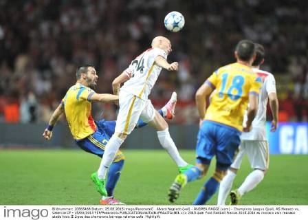 Alvaro Negredo (val) - ANDREA RAGGI (asm) - Champions League Quali, AS Monaco vs. Valencia CF - 25 08 2015 FEP Panoramic 