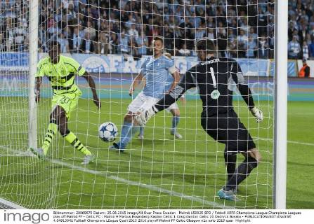 Malmö 150825 SPO Fotboll UEFA Champions League Champions Leagues play off Malmö FF - Celtic FC : Malmö 9 Markus Rosenberg Kapten Celtic 1 Craig Gordon Celtic 20 Dedryck Boyata -  4.04913941