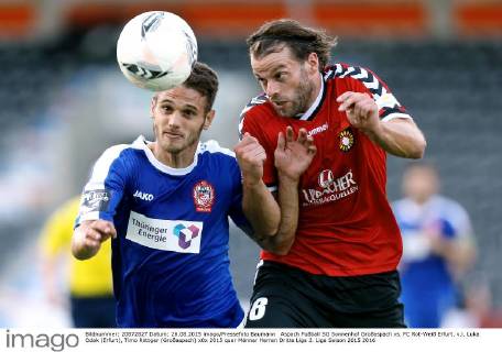 Aspach Fußball SG Sonnenhof Großaspach vs. FC Rot-Weiß Erfurt, v.l. Luka Odak (Erfurt), Timo Röttger (Großaspach)