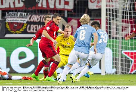 Leverkusen, 26.08.2015, BayArena Torwart Bernd Leno (Bayer) kann in höchster Not klären Bayer Leverkusen - Lazio Rom mm
