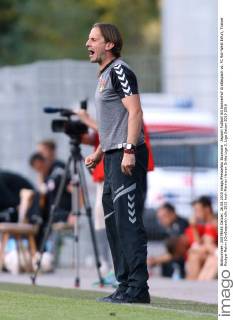 Aspach Fußball SG Sonnenhof Großaspach vs. FC Rot-Weiß Erfurt, Trainer Rüdiger Rehm (Großaspach)