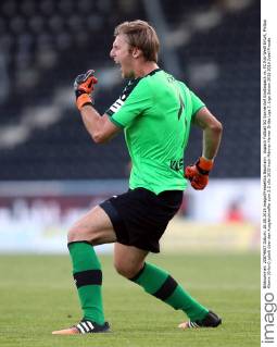 Aspach Fußball SG Sonnenhof Großaspach vs. FC Rot-Weiß Erfurt, Philipp Klewin (Erfurt) jubelt über den Ausgleichtreffer zum 2:2