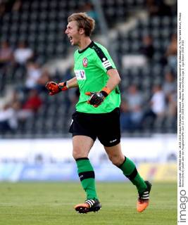 Aspach Fußball SG Sonnenhof Großaspach vs. FC Rot-Weiß Erfurt, Philipp Klewin (Erfurt) jubelt über den Ausgleichtreffer zum 2:2