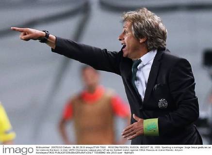 MOSCOW REGION, RUSSIA. AUGUST 26, 2015. Sporting s manager Jorge Jesus gestures as he instructs his team in their UEFA Champions League play-off series football match against CSKA Moscow at Arena Khimki. Artyom Korotayev TASS  TS00B84D