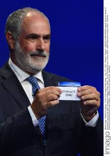 Aug. 27, 2015 - Monaco, Monaco - ANDONI ZUBIZARRETA shows the draw result of Chelsea FC during the UEFA Champions League Draws 2015 - 16 at Grimaldi Forum. Soccer 2015 - UEFA Champions League 2015 - 16 Draw - ZUMAm119