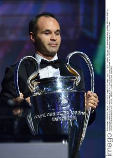 Aug. 27, 2015 - Monaco, Monaco - FC Barcelona Barca midfield ANDRES INIESTA holding the trophy of UEFA Champions League 2015 - 16 at Grimaldi Forum. Soccer 2015 - UEFA Champions League 2015 - 16 Draw - ZUMAm119