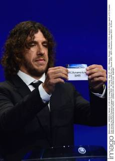 Aug. 27, 2015 - Monaco, Monaco - CARLES PUYOL shows the draw result of FC Dynamo Kyev during the UEFA Champions League Draws 2015 - 16 at Grimaldi Forum. Soccer 2015 - UEFA Champions League 2015 - 16 Draw - ZUMAm119