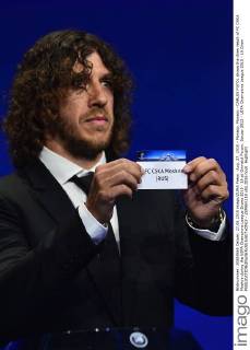 Aug. 27, 2015 - Monaco, Monaco - CARLES PUYOL shows the draw result of FC CSKA Moskva during the UEFA Champions League Draws 2015 - 16 at Grimaldi Forum. Soccer 2015 - UEFA Champions League 2015 - 16 Draw - ZUMAm119