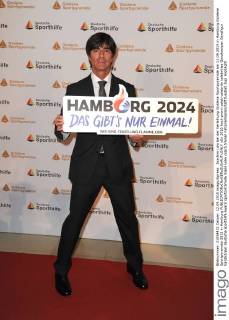 Joachim Löw bei der Verleihung Goldene Sportpyramide am 12.09.2015 in Hamburg Goldene Sportpyramdie 2015 in Hamburg 