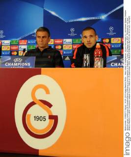 Head coach of Galatasaray, Hamza Hamzaoglu (L), and player Wesley Sneijder attend a press conference PK Pressekonferenz following a training session in Istanbul, Turkey, 14 September 2015. Galatasaray will face Atletico Medrid in a UEFA Champions League Group C match on 15 September 2015. 