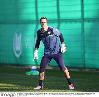 Diego Benaglio (VfL Wolfsburg) Abschlusstraining vor dem UEFA Champions League Spiel VfL Wolfsburg vs PFC CSKA Moskava (Moskau)