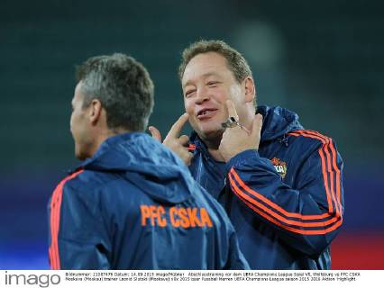 Abschlusstraining vor dem UEFA Champions League Spiel VfL Wolfsburg vs PFC CSKA Moskava (Moskau) trainer Leonid Slutski (Moskava)