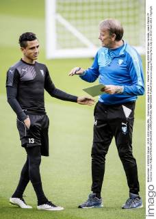 Champions League Group A - Malmö FF training 2015-09-14 Age hareide, coach Malmö FF Yoshimar Yotun  xORRExPONTUSx AB87366856