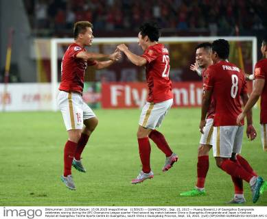 (150915) -- GUANGZHOU , Sep. 15, 2015 -- Huang Bowen(L) of Guangzhou Evergrande celebrates scoring during the AFC Champions League quarter-final second leg match between China s Guangzhou Evergrande and Japan s Kashiwa Reysol at Guangzhou Tianhe Sports Centre in Guangzhou, south China s Guangdong Province, Sept. 15, 2015. )(wll) (SP)CHINA-GUANGZHOU-SOCCER-AFC CHAMPIONS LEAGUE-QUARTERFINAL LiuxDawei 