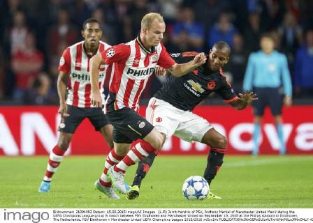 (L-R) Jorrit Hendrix of PSV, Anthony Martial of Manchester United ManU during the UEFA Champions League group B match between PSV Eindhoven and Manchester United on September 15, 2015 at the Philips stadium in Eindhoven, The Netherlands. PSV Eindhoven v Manchester United UEFA Champions League 2015 2016 xVIxxIVx 4330203