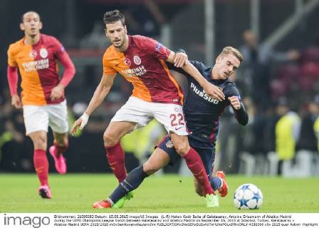 (L-R) Hakan Kadir Balta of Galatasaray, Antoine Griezmann of Atletico Madrid during the UEFA Champions League match between Galatasaray and Atletico Madrid on September 15, 2015 at Istanbul, Turkey. Galatasaray v Atletico Madrid UEFA 2015 2016 xVIxGerritxvanxKeulenxIVx 4330398
