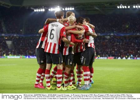 (L-R) Luciano Narsingh of PSV, Davy Propper of PSV, Luuk de Jong of PSV, Maxime Lestienne of PSV, Andres Guardado of PSV, Hector Moreno of PSV, Joshua Brenet of PSV during the UEFA Champions League group B match between PSV Eindhoven and Manchester United ManU on September 15, 2015 at the Philips stadium in Eindhoven, The Netherlands. PSV Eindhoven v Manchester United UEFA Champions League 2015 2016 xVIxxIVx 4330833