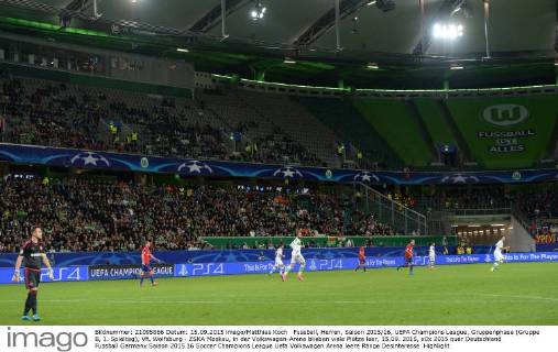 Fussball, Herren, Saison 2015 16, UEFA Champions League, Gruppenphase (Gruppe B, 1. Spieltag), VfL Wolfsburg - ZSKA Moskau, in der Volkswagen-Arena blieben viele Plätze leer, 15.09. 2015,
