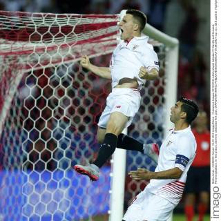 Champions League 2015 2016 match played between FC Sevilla and Borussia Mönchengladbach. In this picture, Gameiro celebrates first goal. xRAMONxNAVARROx 