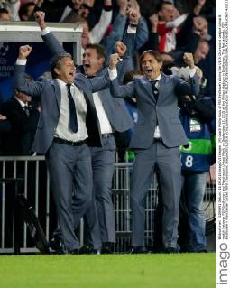 (R) coach Phillip Cocu of PSV Eindhoven during the UEFA Champions League group B match between PSV Eindhoven and Manchester United ManU on September 15, 2015 at the Philips stadium in Eindhoven, The Netherlands. PSV Eindhoven v Manchester United UEFA Champions League 2015 2016 xVIxLaurensxLindhoutxIVx 4331101