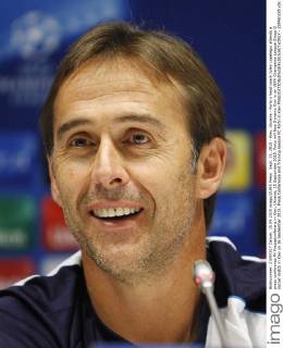 Sept. 15, 2015 - Kiev, Ukraine - Porto s head coach Julen Lopetegui attends a press conference PK Pressekonferenz in Kiev, Ukraine, 15 September 2015. Porto will face Dynamo Kyiv in an UEFA Champions League Group G soccer match in Kiev on 16 September 2015. Press Conference and Training session FC Porto in Kiev  - ZUMAn230