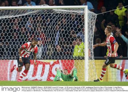 (L-R) Luciano Narsingh of PSV, goalkeeper David de Gea of Manchester United ManU Luuk de Jong of PSV during the UEFA Champions League group B match between PSV Eindhoven and Manchester United on September 15, 2015 at the Philips stadium in Eindhoven, The Netherlands. PSV Eindhoven v Manchester United UEFA Champions League 2015 2016 xVIxxIVx 4331918