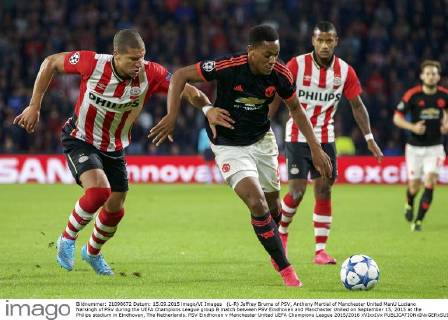 (L-R) Jeffrey Bruma of PSV, Anthony Martial of Manchester United ManU Luciano Narsingh of PSV during the UEFA Champions League group B match between PSV Eindhoven and Manchester United on September 15, 2015 at the Philips stadium in Eindhoven, The Netherlands. PSV Eindhoven v Manchester United UEFA Champions League 2015 2016 xVIxxIVx 4331919
