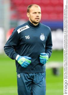 Leverkusen Sergey Chernik ( 16, TW, FC Bate Borisov) Training FC Bate Borisov, Fussball, UEFA Champions League, 15.09.2015 Copyright: Deutzmann Eibner-Pressefoto EP_CDN