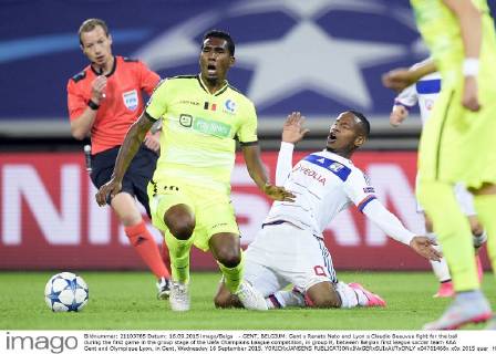 - GENT, BELGIUM: Gent s Renato Neto and Lyon s Claudio Beauvue fight for the ball during the first game in the group stage of the Uefa Champions League competition, in group H, between Belgian first league soccer team KAA Gent and Olympique Lyon, in Gent, Wednesday 16 September 2015. YORICKxJANSENS  x04701468x
