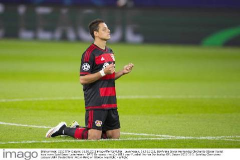 Leverkusen, 16.09.2015, BayArena Javier Hernandez Chicharito (Bayer) betet kurz vorm Spiel Bayer Leverkusen - BATE Baryssau mm