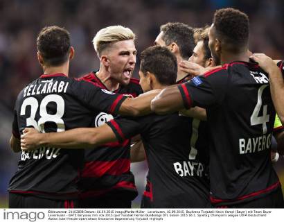 Leverkusen, 16.09.2015, BayArena Torjubel: Kevin Kampl (Bayer) mit Team Bayer Leverkusen - BATE Baryssau mm