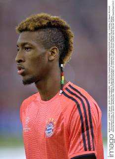 16.09.2015, Fussball Championsleague 2015 2016, Vorrunde, 1.Spieltag, FC Bayern München - Olympiakos Piräus, im Stadion Georgios Karaiskakis, Piräus (Griechenland). Ersatzspieler Kingsley Coman (Bayern München) mit farbiger stylischer Perlenkette an seinem Haarzöpchen. 