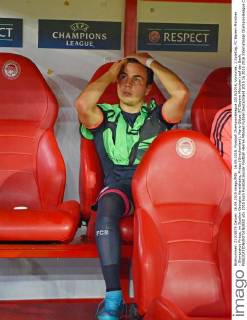 16.09.2015, Fussball Championsleague 2015 2016, Vorrunde, 1.Spieltag, FC Bayern München - Olympiakos Piräus, im Stadion Georgios Karaiskakis, Piräus (Griechenland). Mario Götze (FC Bayern München) auf der Bank. 