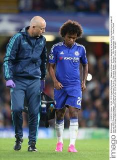 Chelsea s Willian looks on dejected as he pulls his hamstring and goes off injured UEFA Champions League - Chelsea vs Maccabi Tel Aviv - Stamford Bridge - England - 16th September 2015 - Picture David Klein Sportimage EDITORIAL USE ONLY. No use with unauthorised audio, video, data, fixture lists, club league logos or live services. Online in-match use limited to 120 images, no video emulation. No use in betting, games or single club league player publications.