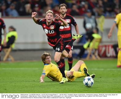 16.09.2015, Fussball, Saison 2015 2016, Champions League, 2015 16, Vorrunde, Bayer 04 Leverkusen - Bate Borisov, Kevin Kampl (Bayer 04 Leverkusen), re., wird von Dmitri Baga (Bate Borisov) gefoult