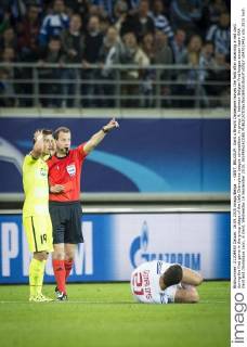 - GENT, BELGIUM: Gent s Brecht Dejaegere leaves the field after receiving a red card during the first game in the group stage of the Uefa Champions League competition, in group H, between Belgian first league soccer team KAA Gent and Olympique Lyon, in Gent, Wednesday 16 September 2015. JASPERxJACOBS x04701541x