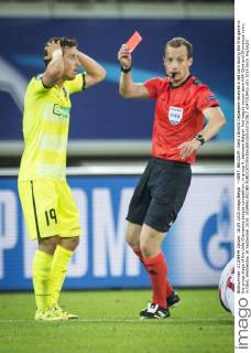 - GENT, BELGIUM: Gent s Brecht Dejaegere receives a red card during the first game in the group stage of the Uefa Champions League competition, in group H, between Belgian first league soccer team KAA Gent and Olympique Lyon, in Gent, Wednesday 16 September 2015. JASPERxJACOBS x04701542x