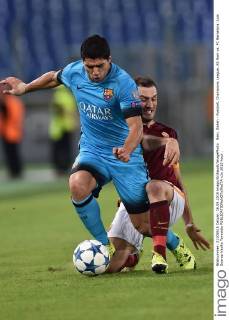 Rom, Italien - Fussball, Champions League, AS Rom vs. FC Barcelona: Luis Suarez-Vasilis Torosidis