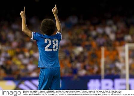 Valencia, Spain. 28 Midfielder of Zenit St Petersburg Axel Witsel celebrates his goal during UEFA champion league group H match between Valencia CF and Zenit Football of St. Peterburg at Mestalla stadium on September 16, 2015 in Valencia, Spain. (Photo by Jose Miguel Fernandez de Velasco Cordon Press) 