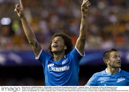 Valencia, Spain. 28 Midfielder of Zenit St Petersburg Axel Witsel celebrates his goal during UEFA champion league group H match between Valencia CF and Zenit Football of St. Peterburg at Mestalla stadium on September 16, 2015 in Valencia, Spain. (Photo by Jose Miguel Fernandez de Velasco Cordon Press) 
